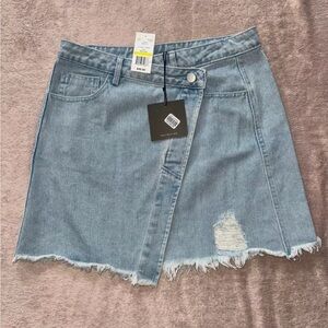 Le Lis Women’s Denim Asymmetrical Raw Hem Button Skirt Blue Size M NWT
